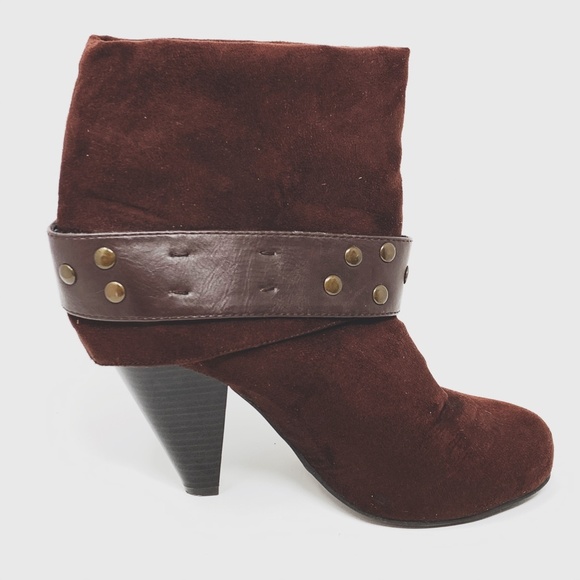 Unlisted Tucked Brown Faux Suede Booties Size 6.5 - Picture 2 of 8